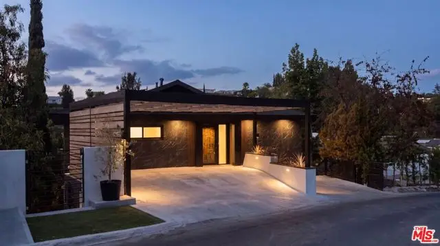 5211 Baza Avenue, Woodland Hills, CA 91364 - #3