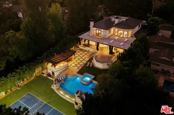 1246 El Vago Street, La Canada Flintridge, CA 91011