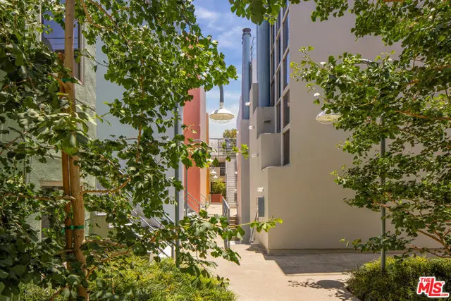 2433 28th Street #B, Santa Monica, CA 90405 - #3