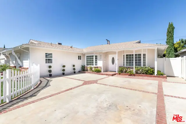 8121 Kentland Avenue, Canoga Park, CA 91304 - #2