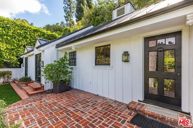 9151 Warbler Place, Los Angeles, CA 90069 - #2