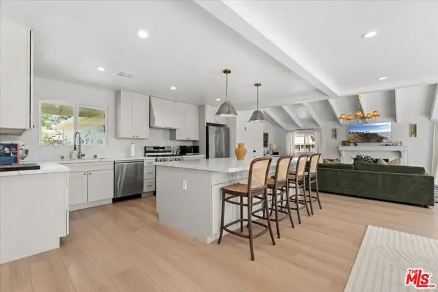 6460 Penfield Avenue, Woodland Hills, CA 91367 - #3