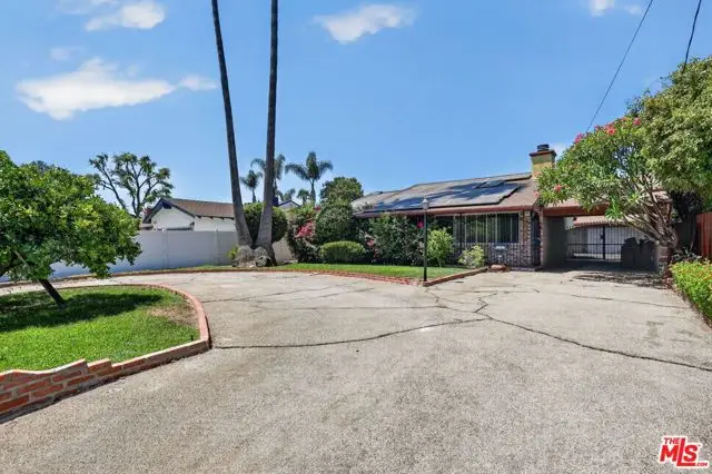5065 Goodland Avenue, Valley Village, CA 91607 - #2