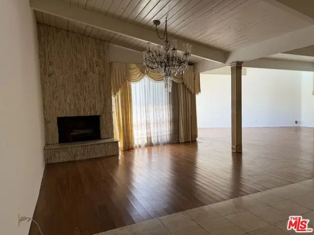 6417 Wystone Avenue, Reseda, CA 91335 - #3