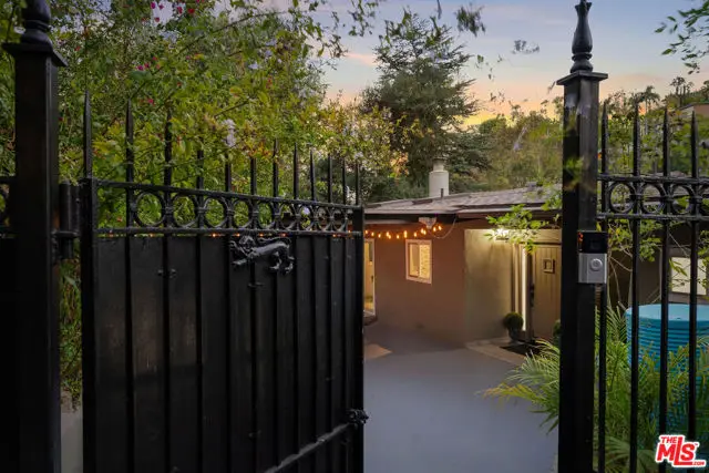 2458 Zorada Drive, Los Angeles, CA 90046 - #2