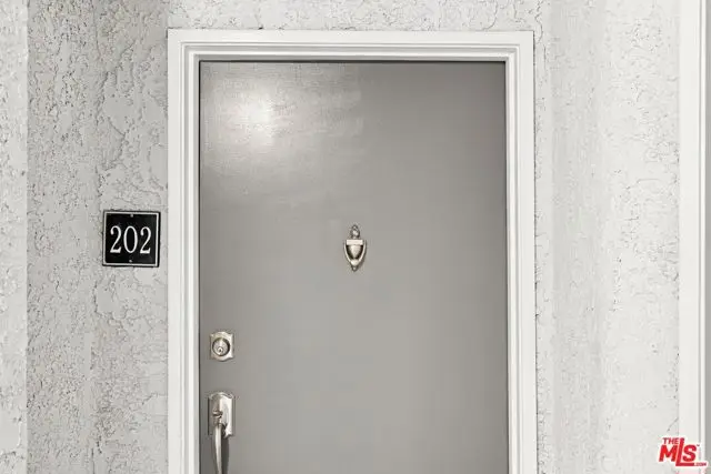 4401 Sepulveda Boulevard #202, Sherman Oaks, CA 91403 - #3