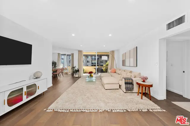 11970 Montana Avenue #207, Los Angeles, CA 90049 - #1
