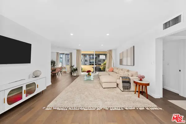 11970 Montana Avenue #207, Los Angeles, CA 90049