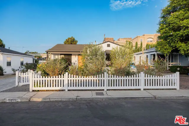 2813 S Bentley Avenue, Los Angeles, CA 90064 - #2