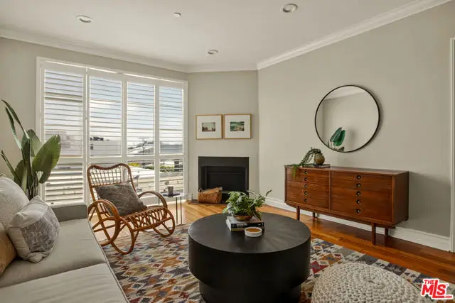 837 N Hudson Avenue #402, Los Angeles, CA 90038 - #2