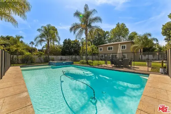 8817 Encino Avenue, Los Angeles, CA 91325