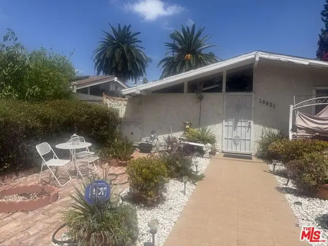 19821 Victory Boulevard, Woodland Hills, CA 91367 - #1