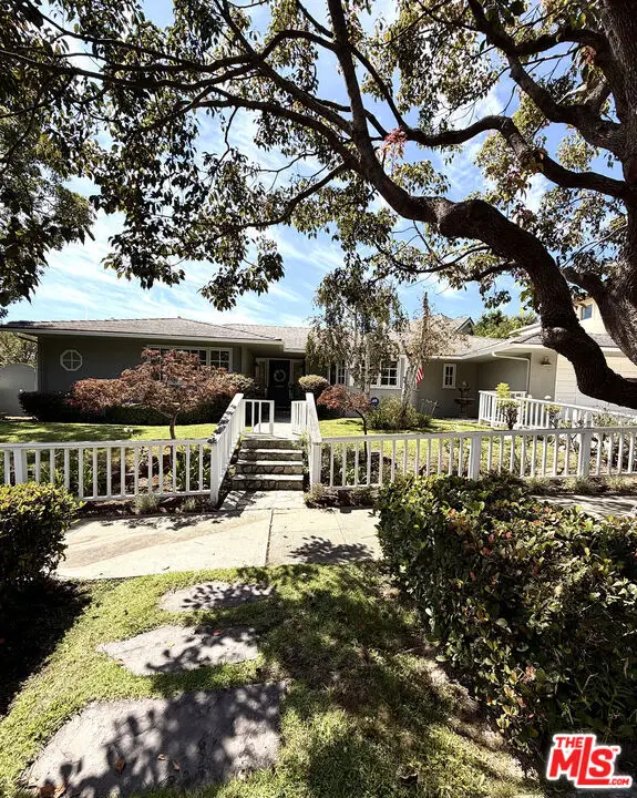 445 Toyopa Drive, Los Angeles, CA 90272