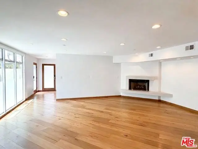 512 Brooks Avenue #6, Venice, CA 90291 - #2