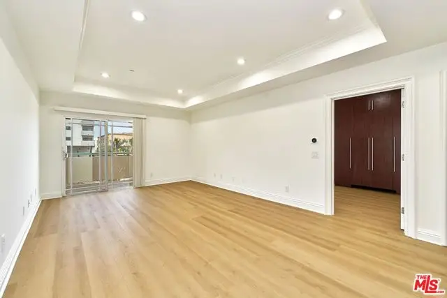 1043 S Kenmore Avenue #404, Los Angeles, CA 90006 - #3