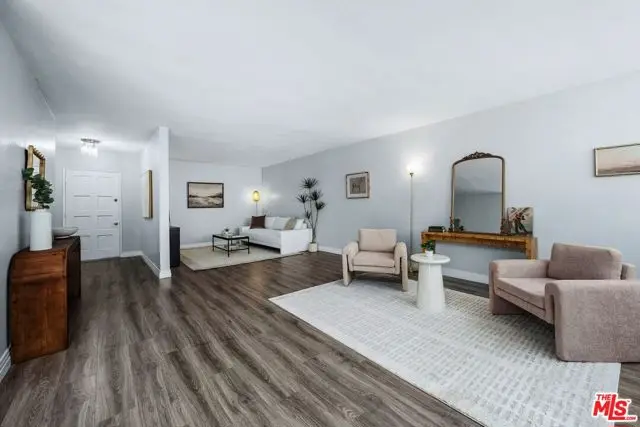 530 S Barrington Avenue #109, Los Angeles, CA 90049 - #1