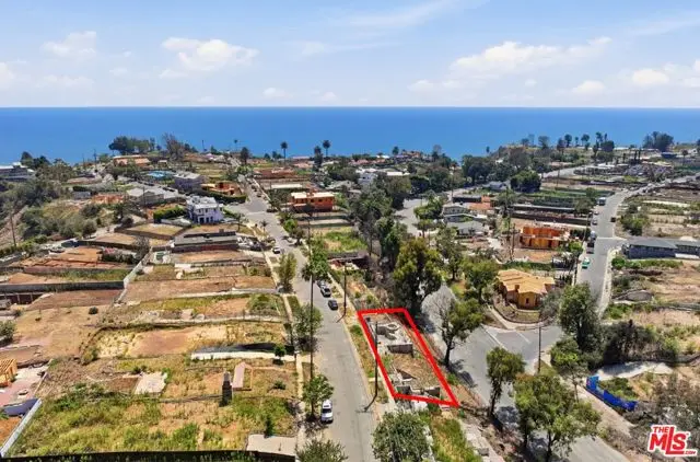 545 N Las Casas Avenue, Pacific Palisades, CA 90272 - #1