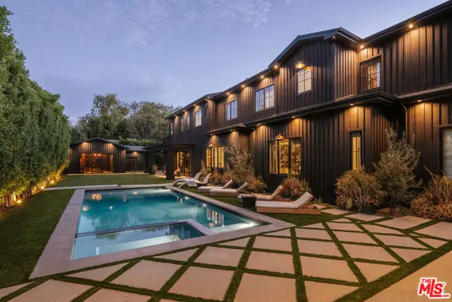 5330 Amestoy Avenue, Encino, CA 91316 - #2