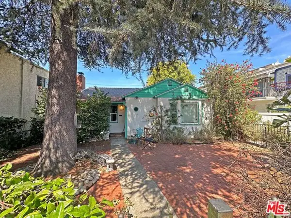 5623 Woodman Avenue, Los Angeles, CA 91401