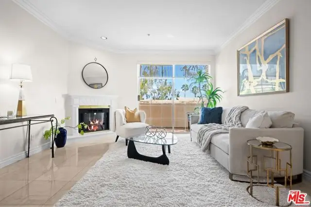 7218 Hillside Avenue #202, Los Angeles, CA 90046 - #1