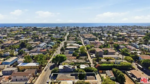 563 Brooks Avenue, Venice, CA 90291 - #2