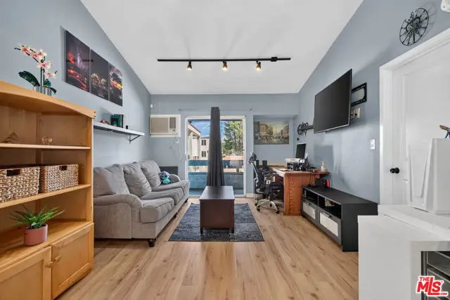 21801 Roscoe Boulevard #205, Canoga Park, CA 91304 - #3