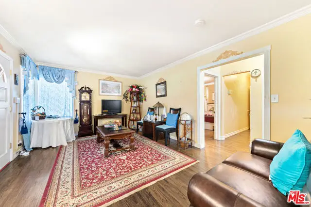 1337 N Whitnall Highway, Burbank, CA 91505 - #3