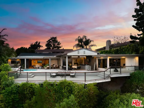 2052 Stradella Road, Los Angeles, CA 90077