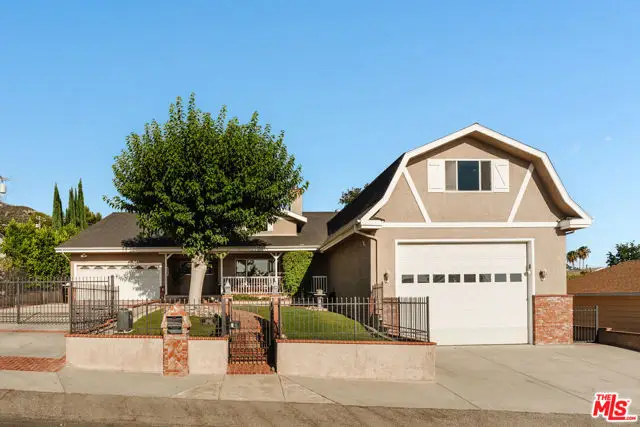 10162 Breidt Avenue, Tujunga, CA 91042 - #2
