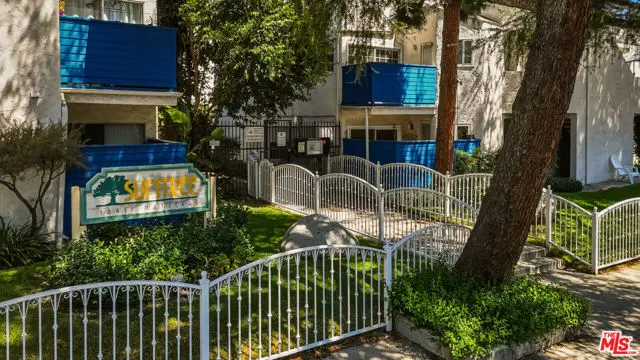 18411 Hatteras Street #218, Tarzana, CA 91356 - #2