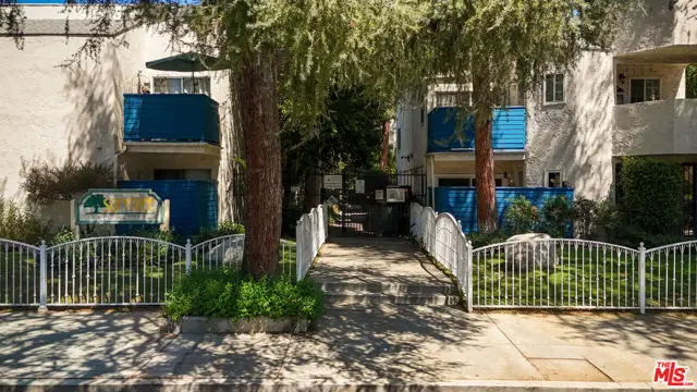 18411 Hatteras Street #218, Tarzana, CA 91356 - #3