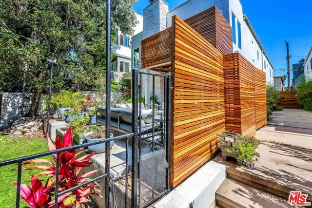 34 Anchorage Street, Los Angeles, CA 90292 - #3