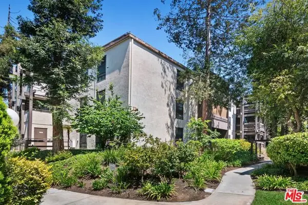 7742 Redlands Street #D1046, Los Angeles, CA 90293