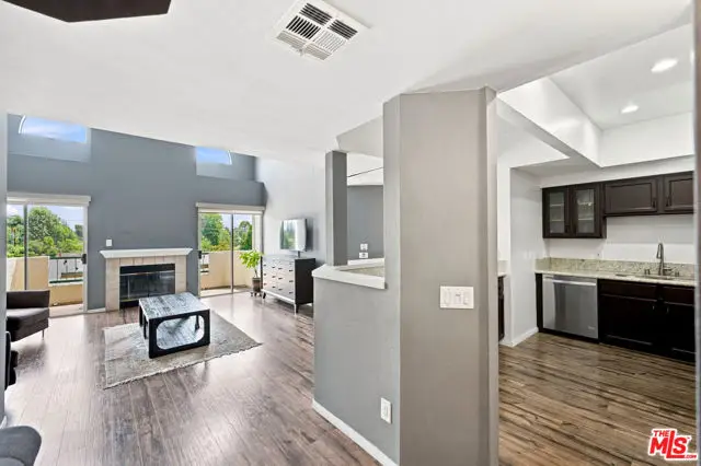 14347 Albers Street #302, Van Nuys, CA 91401 - #3