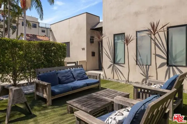 845 N Las Palmas Avenue, Los Angeles, CA 90038 - #3