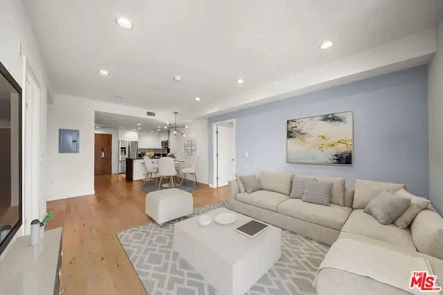 105 S Mariposa Avenue #203, Los Angeles, CA 90004 - #2