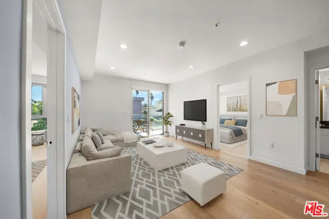 105 S Mariposa Avenue #203, Los Angeles, CA 90004 - #3