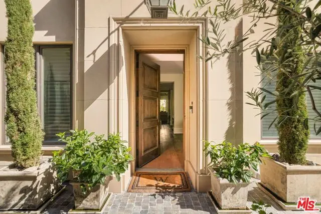 823 S Bundy Drive #111, Los Angeles, CA 90049 - #2