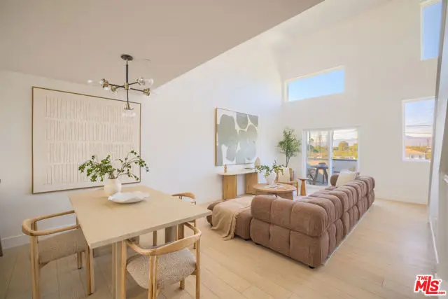 11218 W Victory Boulevard #4, North Hollywood, CA 91606 - #1
