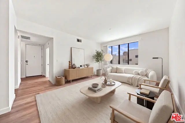 533 S St Andrews Place #404, Los Angeles, CA 90020 - #1