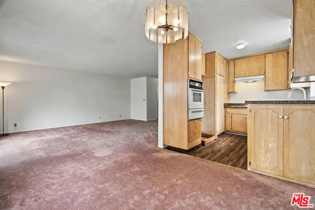 1045 S Bedford Street #3, Los Angeles, CA 90035 - #2