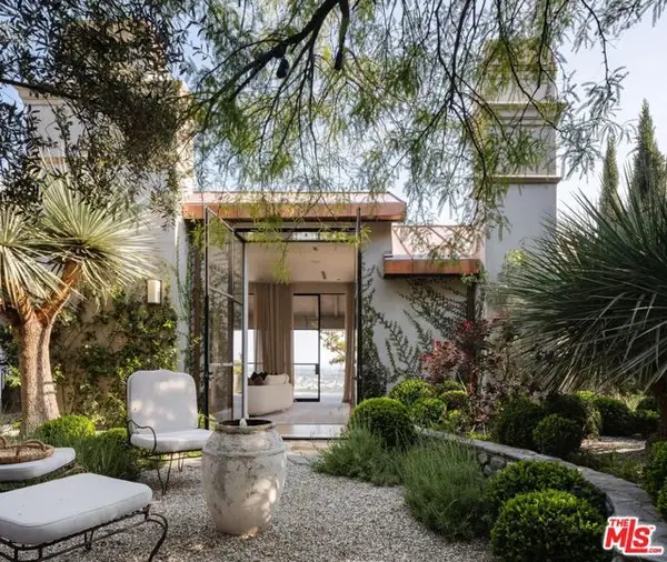 9360 Readcrest Drive, Beverly Hills, CA 90210