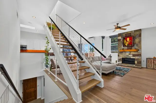 650 Rose Avenue #2, Venice, CA 90291 - #3