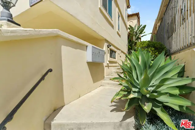 535 E Walnut Avenue #B, El Segundo, CA 90245 - #3