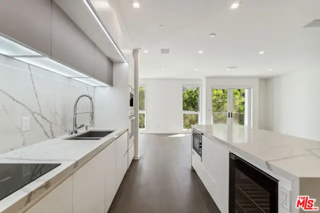 132 N Swall Drive #202, Los Angeles, CA 90048 - #2