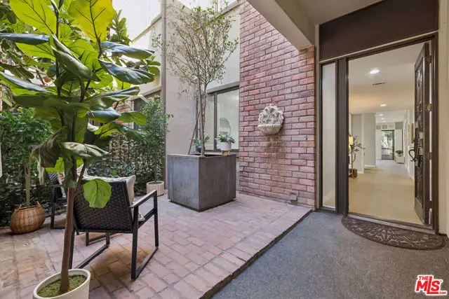 141 S Linden Drive #104, Beverly Hills, CA 90212 - #1