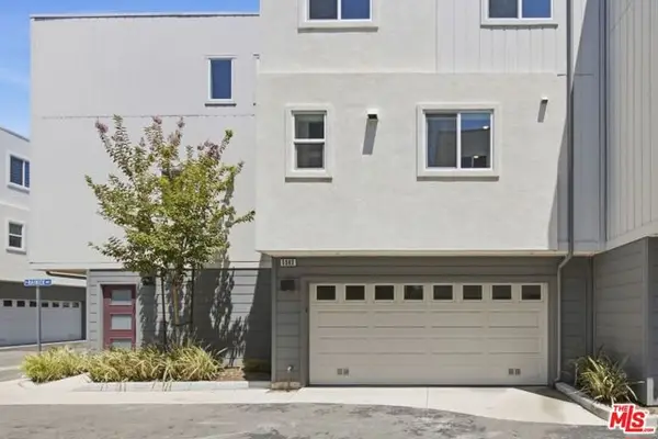 5262 N Rainier Way, Valley Village, CA 91607