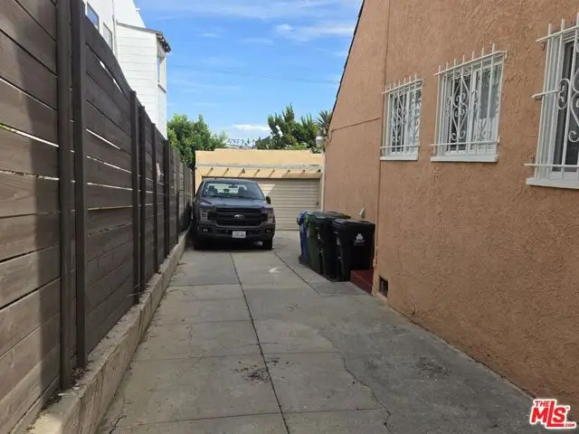 1330 Keniston Avenue, Los Angeles, CA 90019 - #2