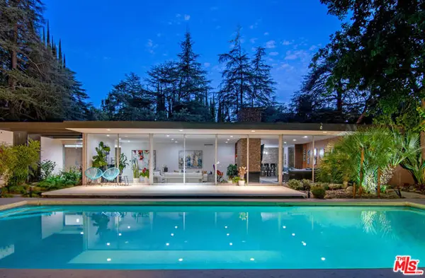 5000 Queen Victoria Road, Woodland Hills (los Angeles), CA 91364
