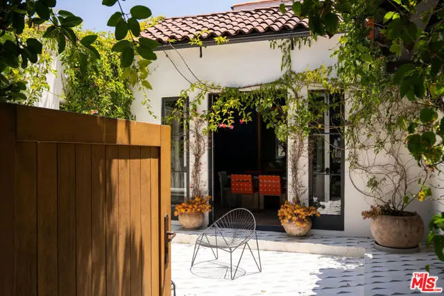 140 N Plymouth Boulevard, Los Angeles, CA 90004 - #3